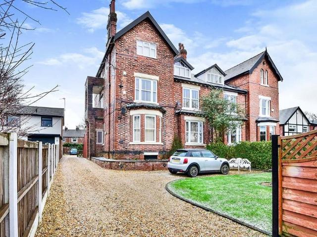 Flat for rent in Bramhall, Greater Manchester
