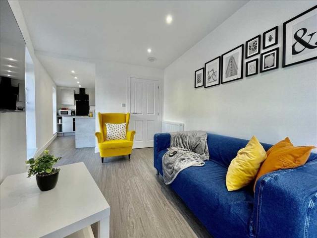 Apartment for rent in Pennycomequick, Mount Wise