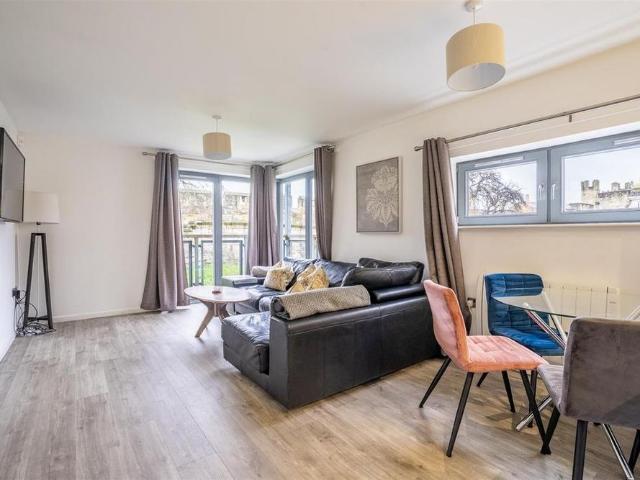 Apartment for rent in Foss Islands, High Field