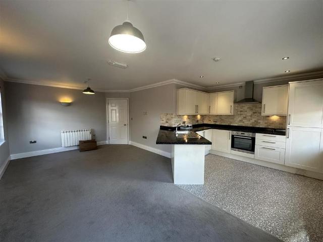 Flat for rent in Howden, Hull and East Yorkshire