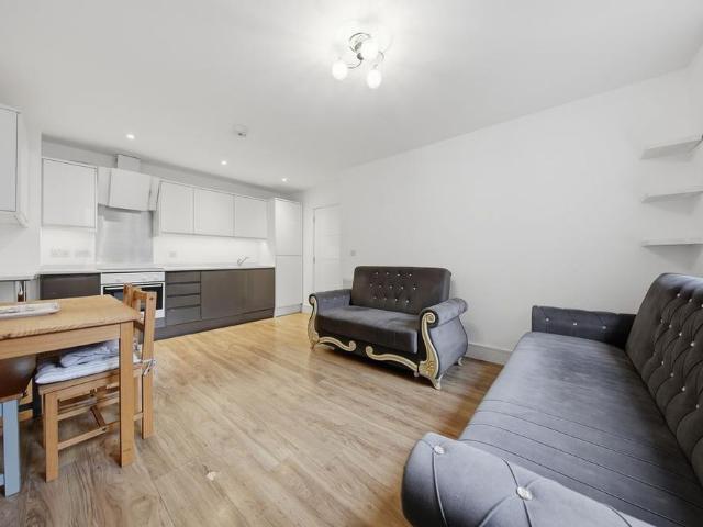 Apartment for rent in London Borough of Havering, Greater London