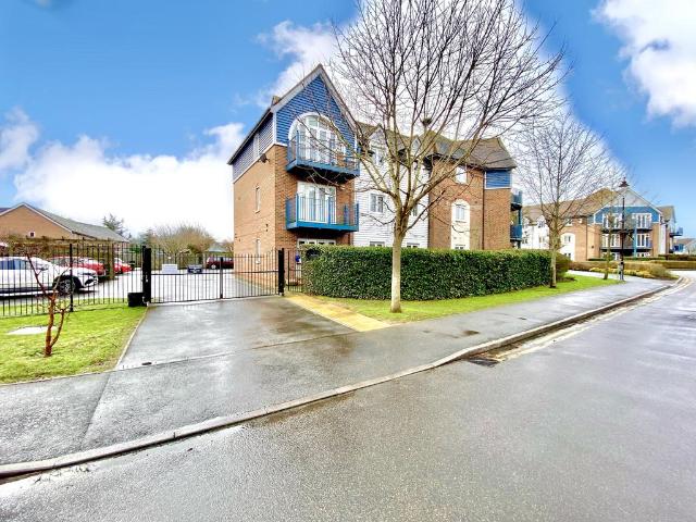 Flat for rent in Bourne Vale, Kent