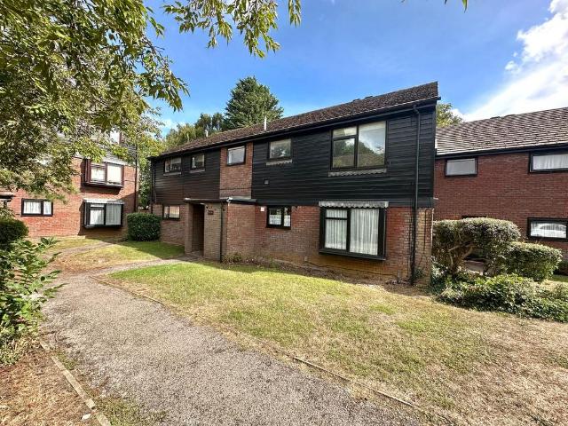 Flat for rent in Pouchen End, Hertfordshire
