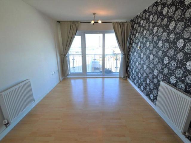 Apartment for rent in London Borough of Croydon, Waddon