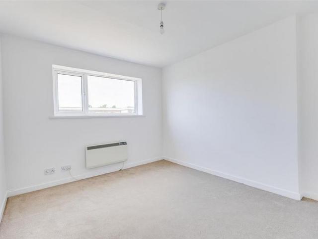 Apartment for rent in Falcon Lodge, Wales