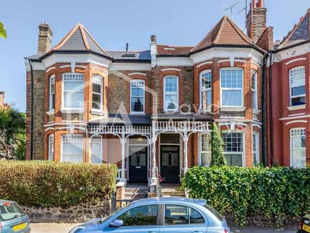 Apartment for rent in Crouch End, Isle Of Man