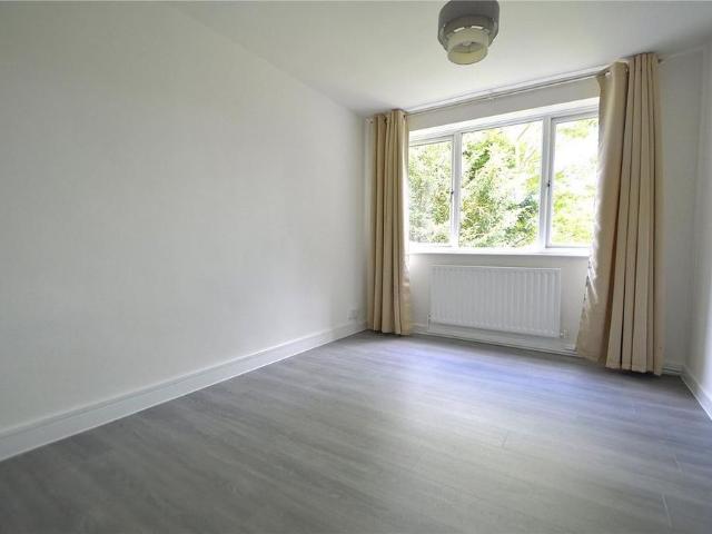 Apartment for rent in Woodcote, Epsom