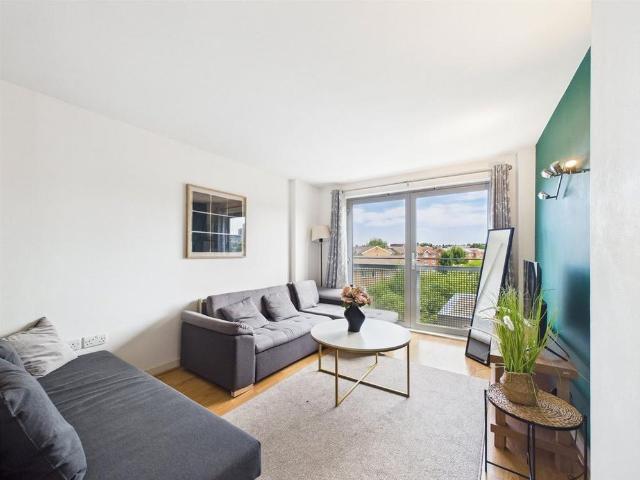 Apartment for rent in London Borough of Lewisham, Ladywell