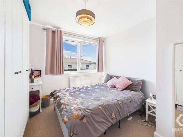Apartment for rent in Perryfields, West Sussex