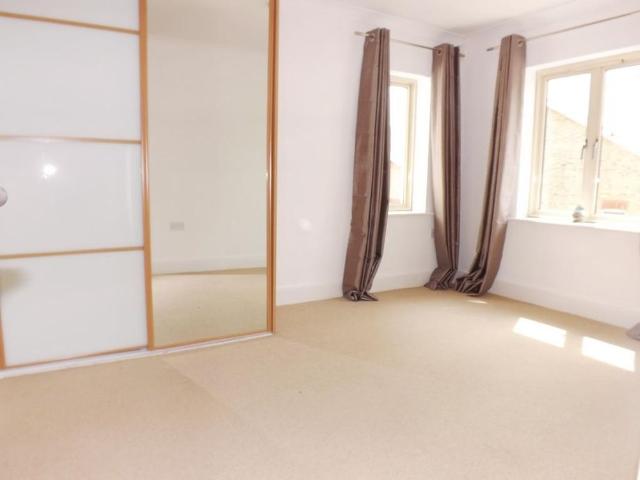 Apartment for rent in St James, Sandown Park
