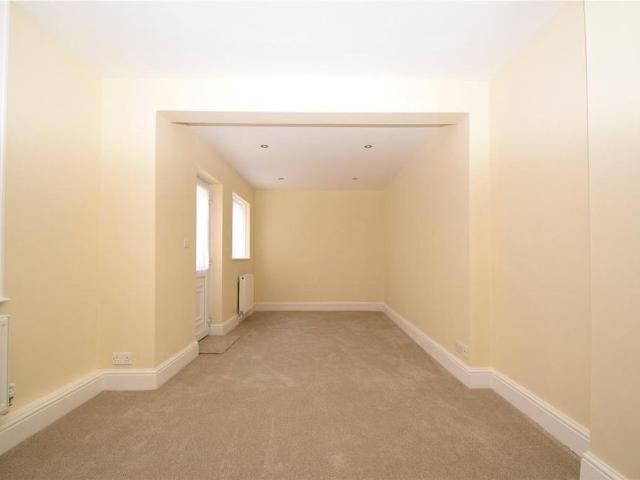 Apartment for rent in South Cliff, Kepwick