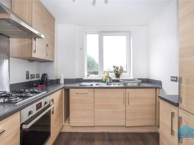 Flat for rent in Fallow Corner, Greater London