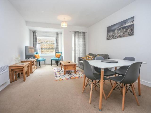Apartment for rent in Ewens Farm, Golden Valley