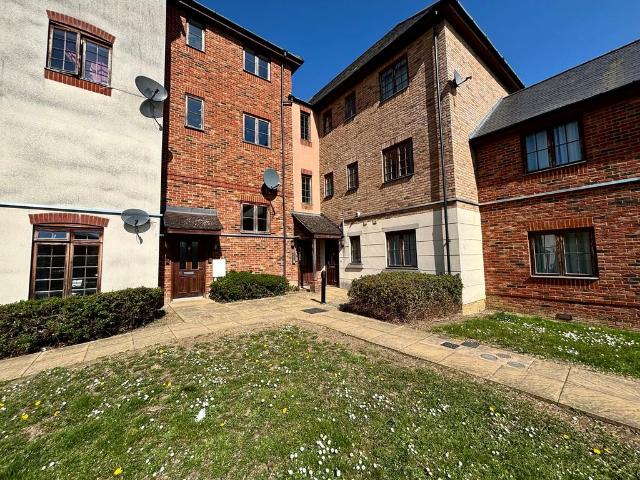 Flat for rent in Monkston Park, Milton Keynes