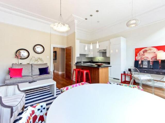Apartment for rent in Kensington, Greater London