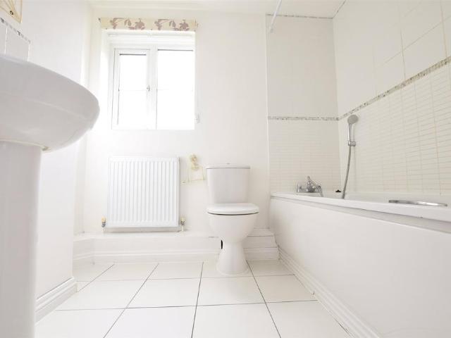 Flat for rent in London Borough of Havering, Greater London
