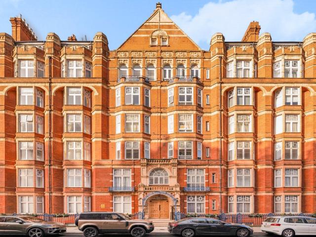 Apartment for rent in Marylebone, Greater London