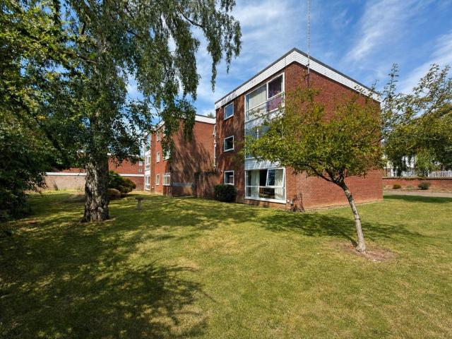 Flat for rent in Cheylesmore, West Midlands