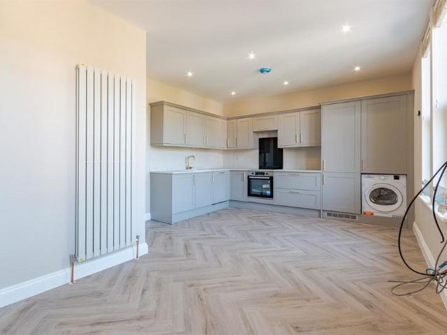 Apartment for rent in Oakwood, West Yorkshire