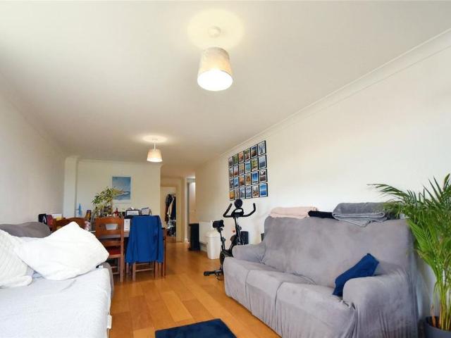 Apartment for rent in Yiewsley, Greater London