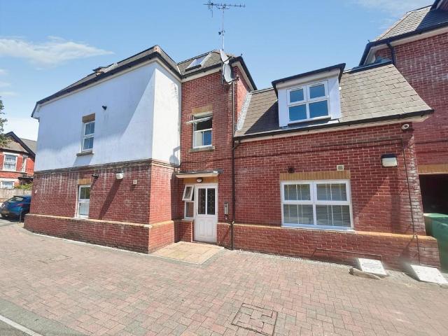 Flat for rent in Winton, Bournemouth