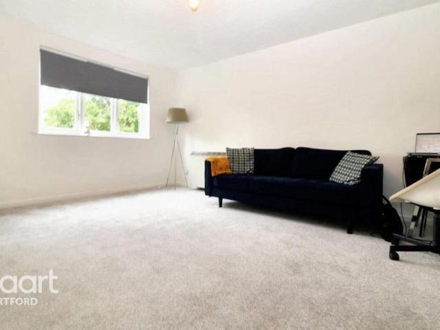 Apartment for rent in Worcester Park Estate, Monks Orchard