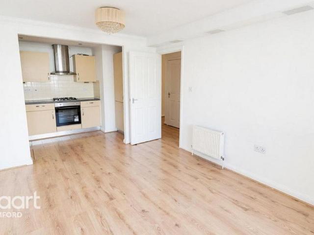 Apartment for rent in Passingford Bridge, Epping Forest
