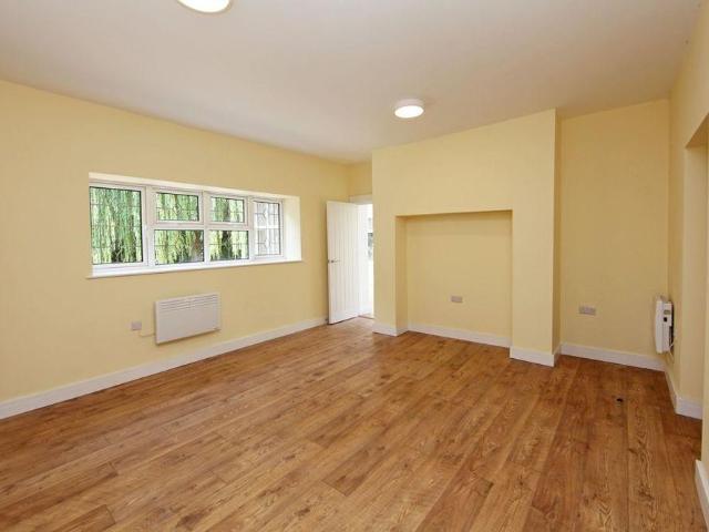 Apartment for rent in Hollinswood, Telford