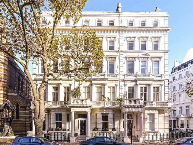 Flat for rent in Brompton, Greater London