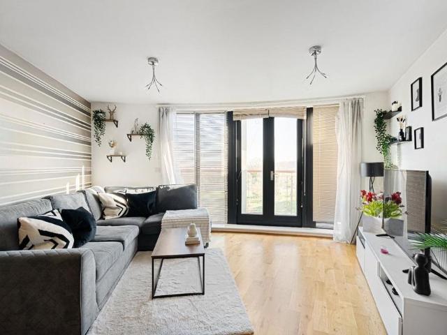 Apartment for rent in Greenhithe, Dartford