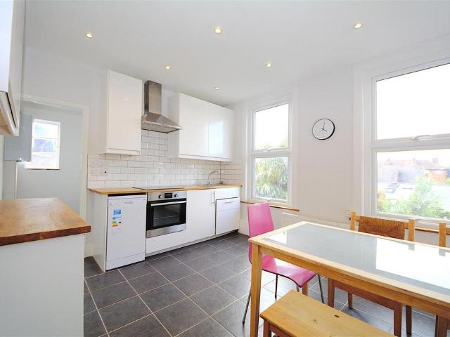 Flat for rent in Finchley, Greater London