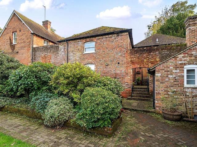 Flat for rent in Old Wives Lees, Bridgefield
