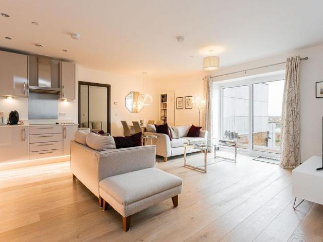 Apartment for rent in Perryfields, West Sussex