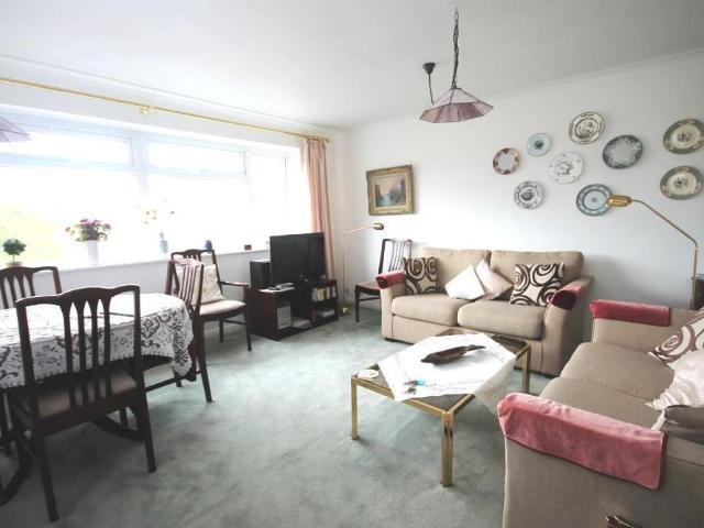 Apartment for rent in Pachesham Park, Surrey