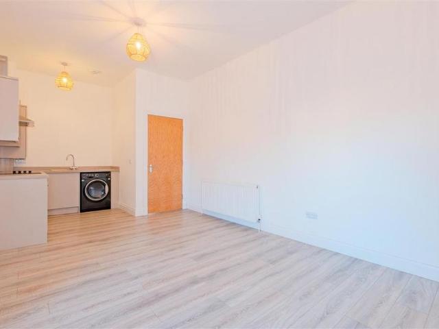 Apartment for rent in Low Waters, Hamilton