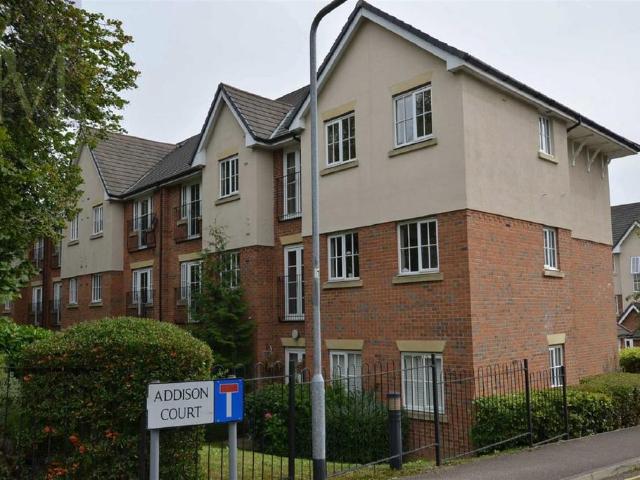 Flat for rent in Ivy Chimneys, Epping