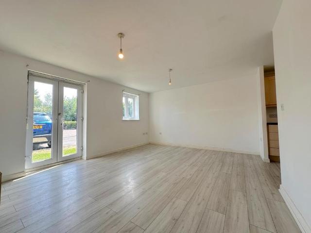 Apartment for rent in Balls Hill, Hill Top