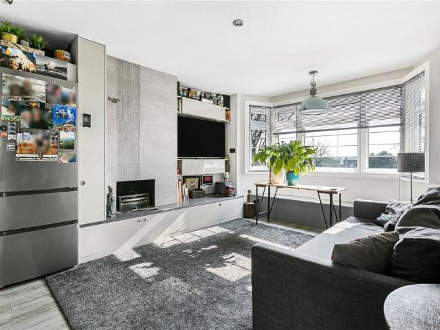 Flat for rent in London Borough of Hounslow, Strand