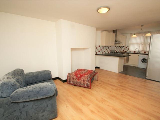 Apartment for rent in Harehills Corner, Leeds