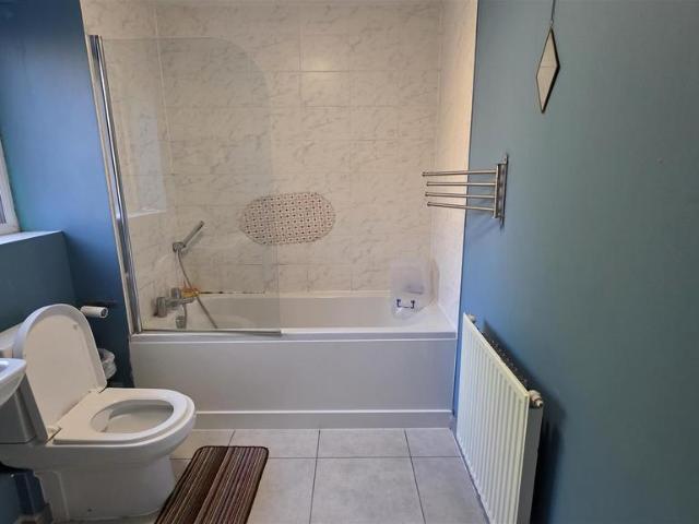 Flat for rent in Hayes, Isle Of Man
