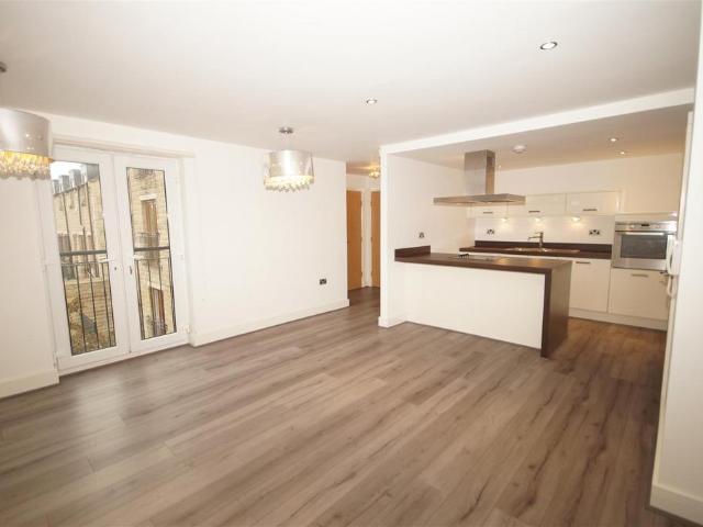 Flat for rent in Edgworth