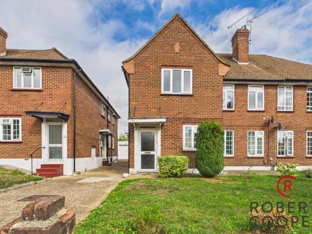 Flat for rent in Northwood, Greater London