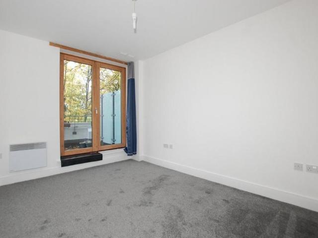 Apartment for rent in Shortlands, Greater London