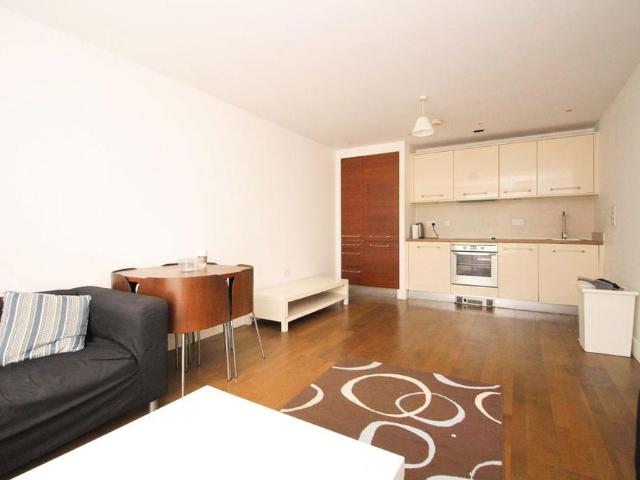 Apartment for rent in Cardiff Bay, Cardiff