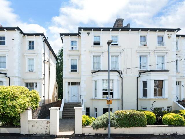 Flat for rent in Surbiton, Greater London