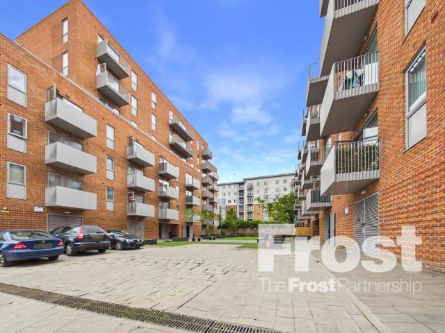 Flat for rent in Slough
