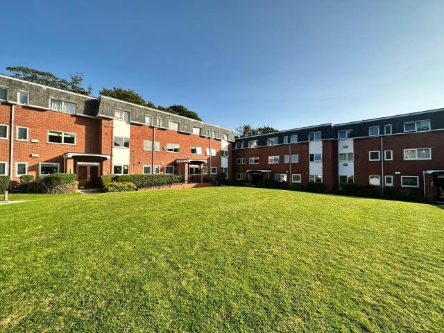 Apartment for rent in Oxton, Wirral