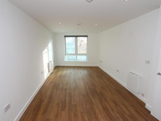 Apartment for rent in Eastleigh, Helford