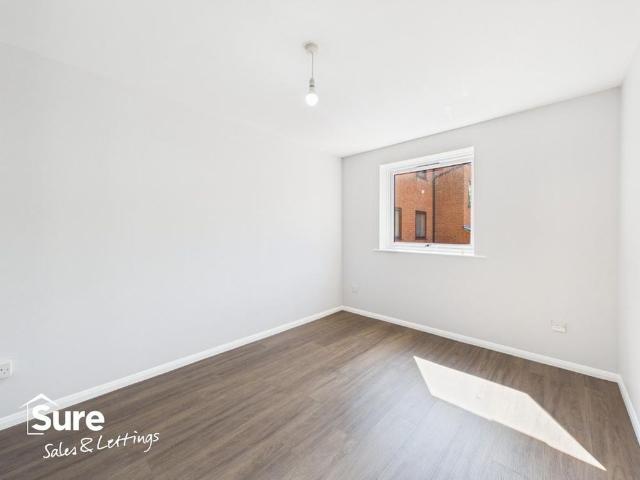 Apartment for rent in Woodhall Farm, Pouchen End
