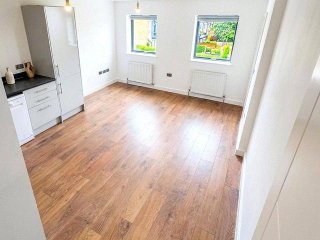 Apartment for rent in South Harrow, Greater London